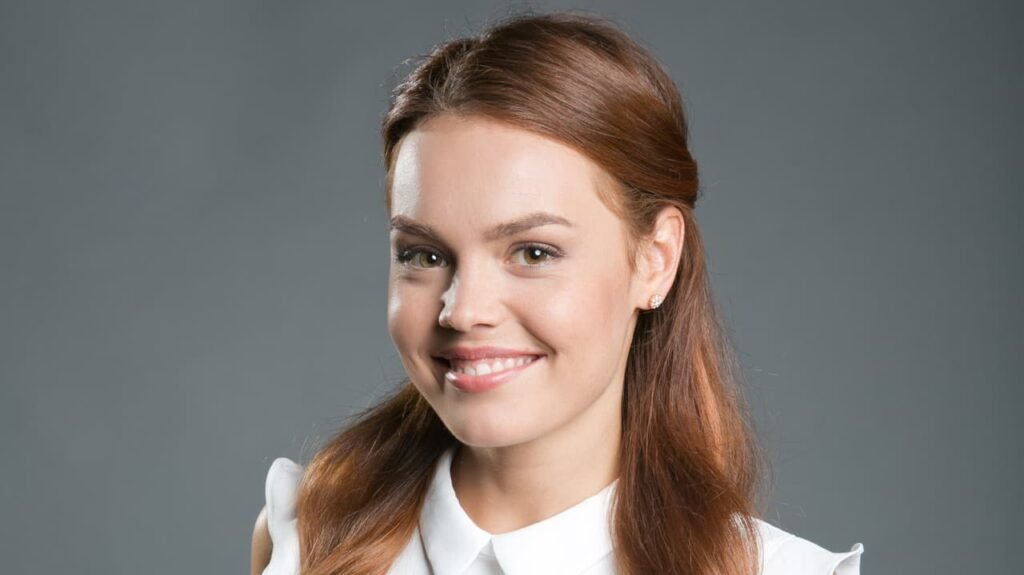 Mária "Mary" Bartalos, stvárňujúca úlohu Miy vo filme Trhlina